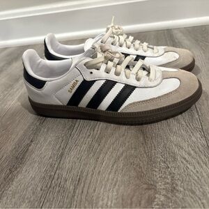 Kids size 3Y -Used please see pic for condition